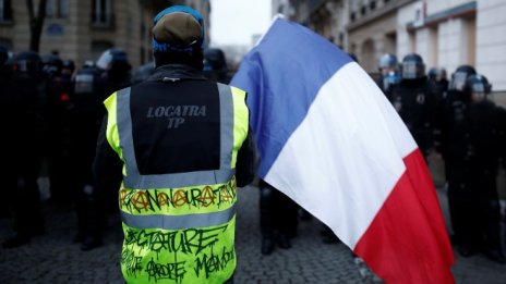 Пенсионните протести във Франция са предупреждение за света