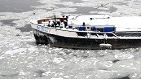 Спряно е корабоплаването по Дунав