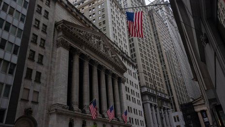 Американските индекси са в отстъпление под тежестта на срива на Salesforce с 20%