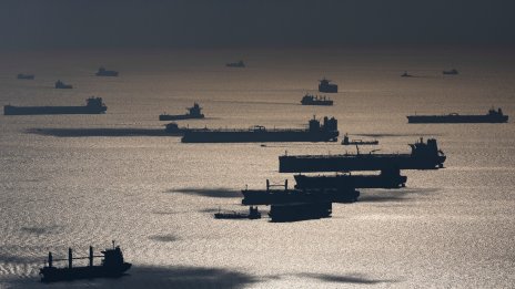 Износът на руски петрол се свива до най-ниското си ниво от над шест месеца