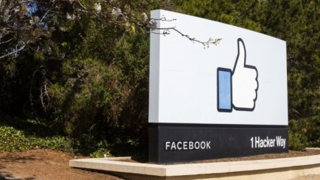 Защо Facebook избра Европа