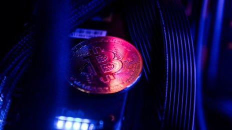 Дебютният биткойн ETF на Wall Street започна експлозивно търговия