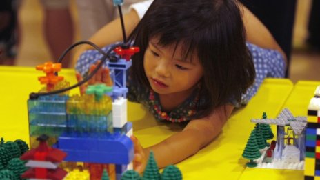 Lego ще привлича нови клиенти с комплекти за момичета 