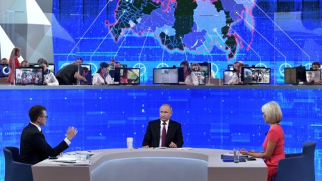 Борейки се за народната любов, Путин обеща по-добър живот на руснаците