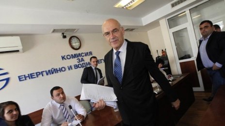 КЕВР допуска ново поскъпване на парното и топлата вода от януари