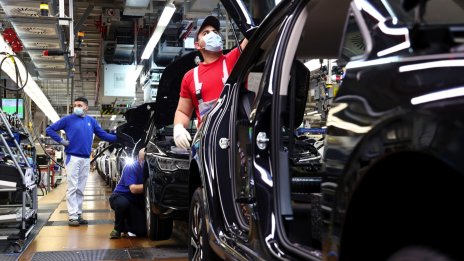 Volkswagen ще изплати еднократен инфлационен бонус от 3000 евро на служителите