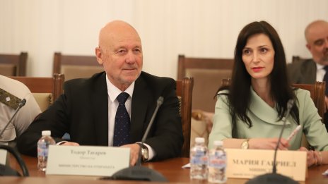 МС оттегли програмата на служебния кабинет за инвестиции в отбраната до 2032 г.