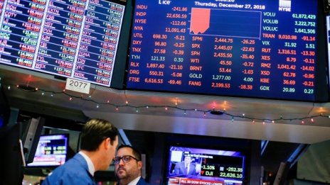Влакчето на ужасите на Wall Street в крайна сметка пое нагоре