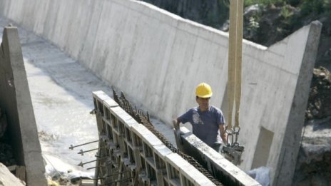 Могат ли общините скоростно да договорят 1,6 млрд. лв. за сметища и ВиК