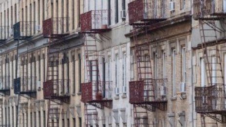 Големи инвеститори заемат мястото на местните собственици на имоти в САЩ