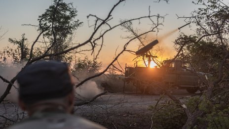 Русия ожесточава ударите си в тила на Украйна, но фронтовата линия е в тупик