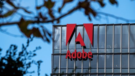 Новата прогноза на Adobe понижи цената на акциите ѝ с над 10%
