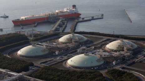 Япония инвестира 10 млрд. долара мащабна смяна на фокуса от петрол към втечнен газ