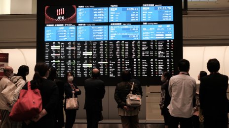 Йената и технологичните акции разклатиха доверието на инвеститорите в Азия