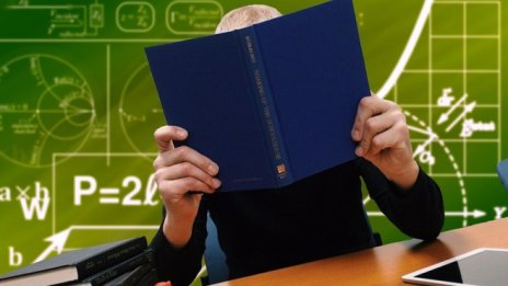 Образователните програми на партиите залагат на ръст на разходите и заплатите