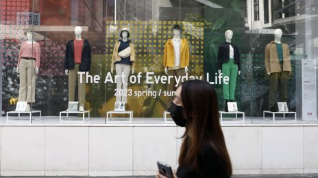 Собственикът на Uniqlo гледа с оптимизъм към останалата част от годината