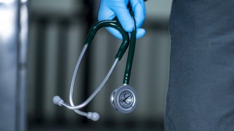 ВАС спря повишаването на заплатите в болниците