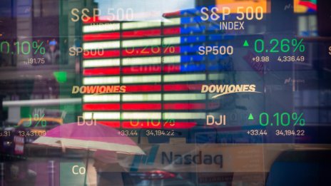 Dow достигна нов връх за годината с ръст от над 500 пункта