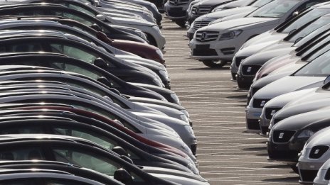Автомобилната индустрия в Европа ускорява пропадането си