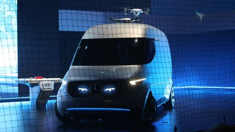 Mercedes влага над 1 млрд. евро в завод за електрически микробуси в Полша