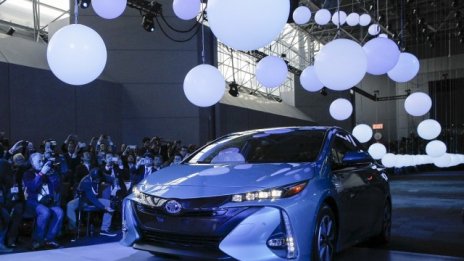 Toyota представи Prius Plug-in