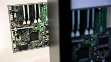 Заменям кралство за чипове! Дефицитът ще продължи и през 2022 г.