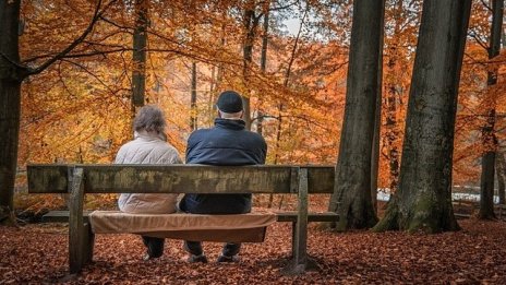 Кабинетът проверява може ли да отпусне великденски добавки на пенсионерите