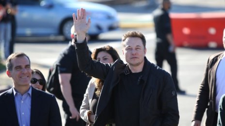 Илон Мъск: До 10 години всички коли ще са автономни