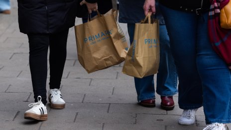 Инфлацията във Великобритания се забавя за първи път от седем месеца