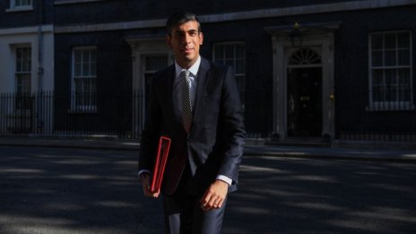 Вдигането на данъците във Великобритания само би спънало възстановяването