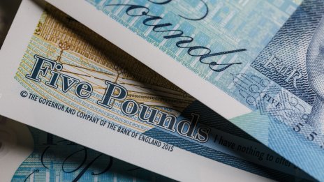 Икономическите страхове тласкат паунда към най-мрачната му серия от ноември насам