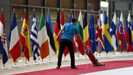 Върховенството на закона куца и на институционално ниво в ЕС