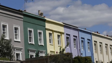 Цените на жилищата във Великобритания с най-голям спад от шест години