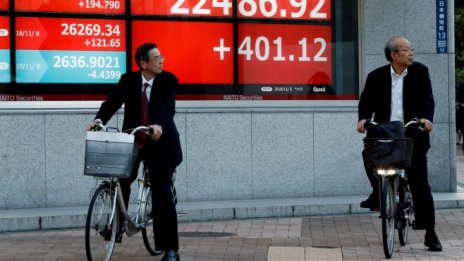 Рекодите на Dow и S&P от сряда бяха последвани от положителни резултати в Азия