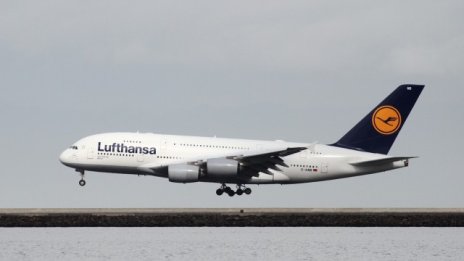 Lufthansa повиши прогнозата си за печалбата след силен летен сезон