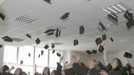 Бизнесът търси специалисти, владеещи малки или редки езици