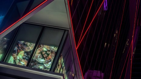 Биткойнът продължава победоносната си серия над 65 хил. долара