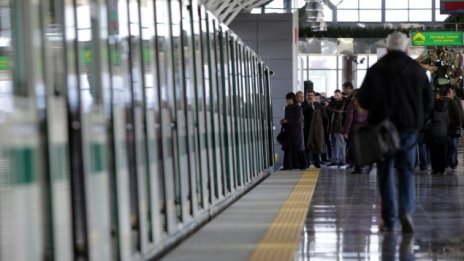 Градският транспорт в София ще работи с намалено работно време заради блокадата