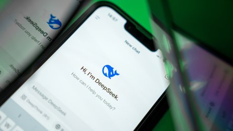 DeepSeek работи съвместно с китайски университет за подобряване на AI моделите