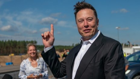 Мъск отново нагледа германската фабрика на Tesla