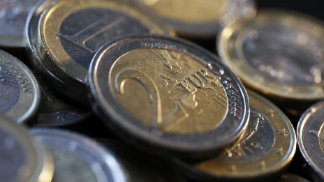 Икономист: Не трябва да се повишават данъците, а да се коригират разходите