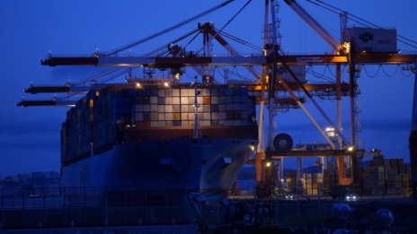 Износът на Япония за септември отчита най-малък спад от седем месеца насам