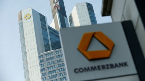 Commerzbank обмисля съкращаване на нови 2000 работни места