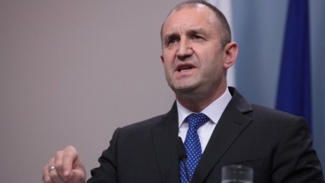 Президентът: Изоставаме със социално-икономическите мерки