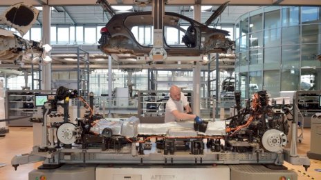 VW: Новите тестове за вредни емисии са по-страшни от търговската война