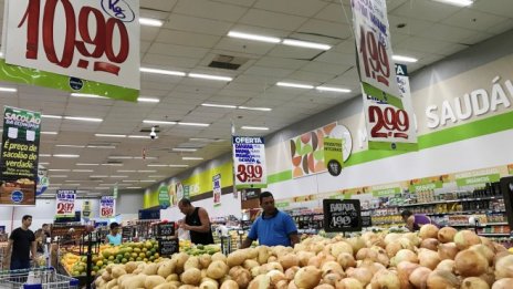 Ръстът в предлагането е довело до най-големия спад в цената на храните по света