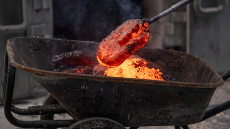 ЕС затяга контрола върху вноса на стомана, за да защити индустрията