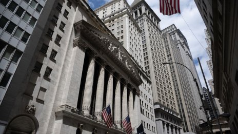 S&P 500 се доближава до нивата си отпреди обявяването на митата на 2 април
