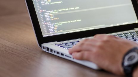Търсенето в IT сектора се измества към опитни кадри с експертиза в AI