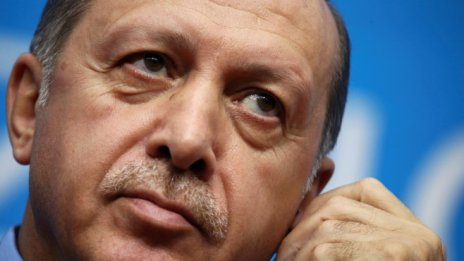 Турция уволни още 15 хил. души заради опита за преврат